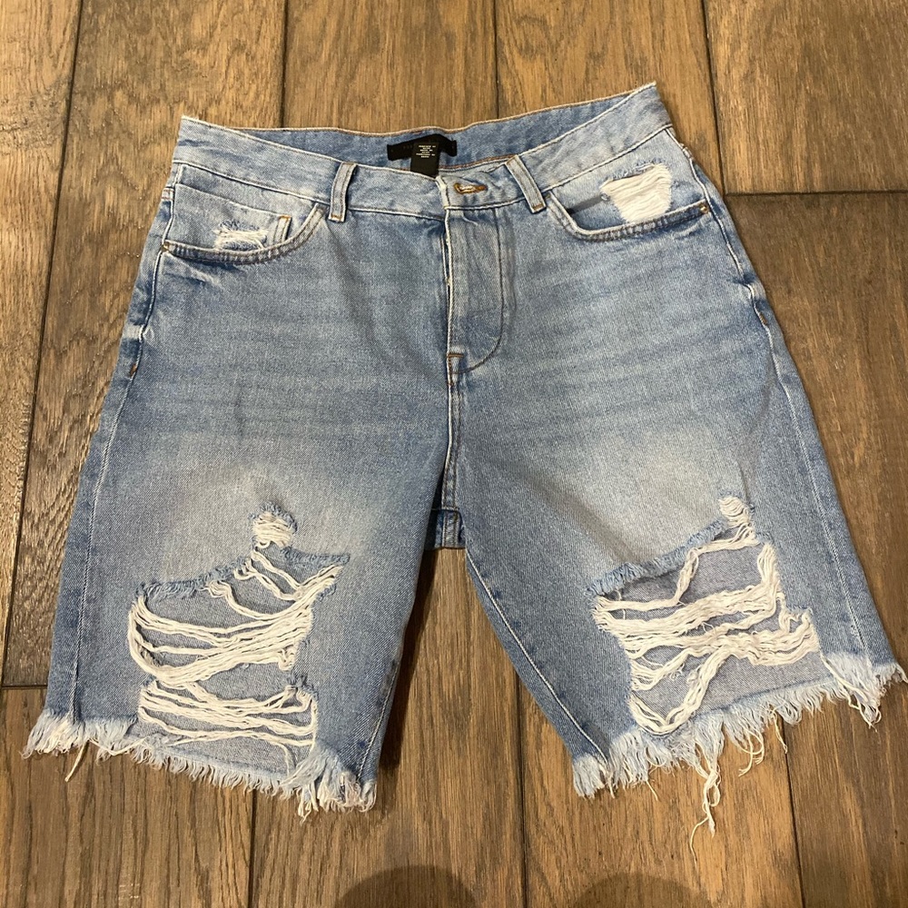 Forever21 shredded shorts
